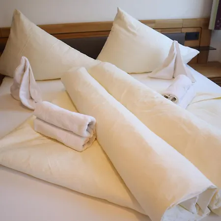 Jasmin アパート シュラートミンク